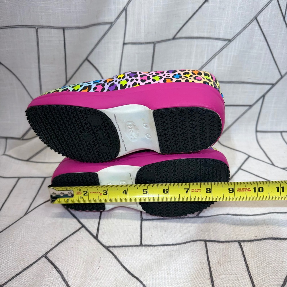 Crocs Lisa Frank Neria Pro II Clog Size 5 Womens Rainbow Leopard Slip Resistant - Picture 7 of 11